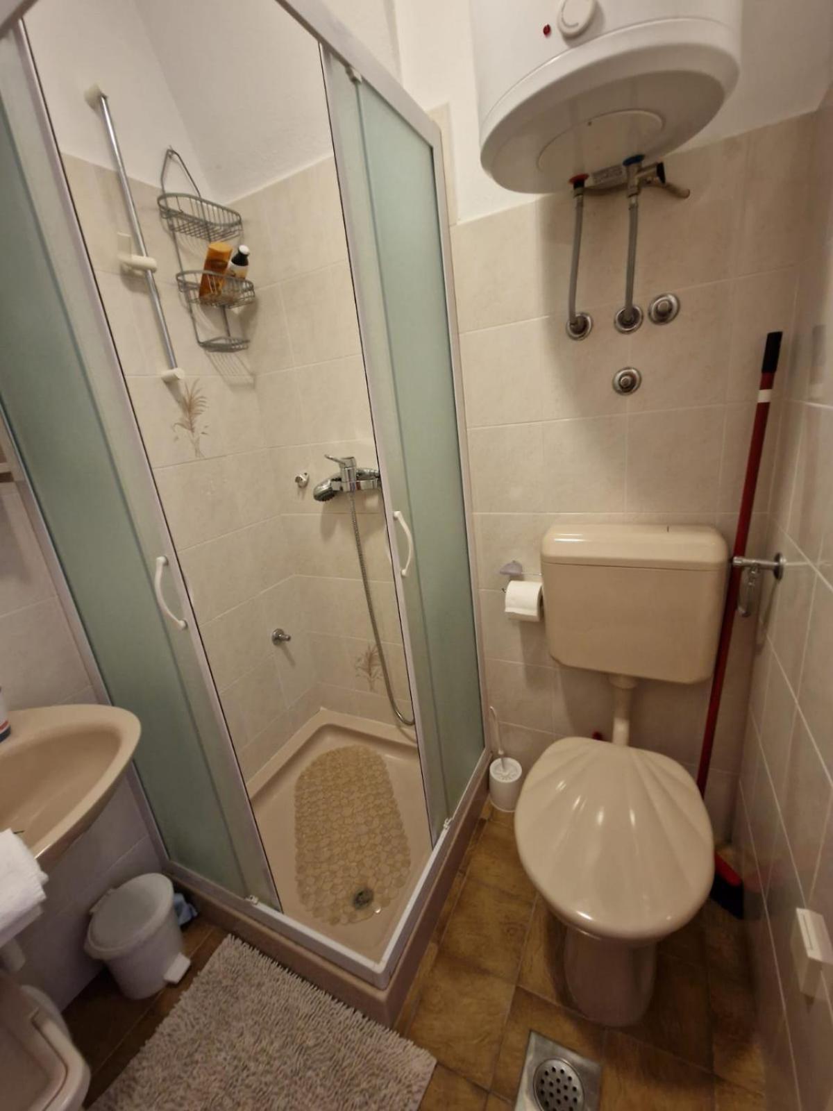 Studio Apartment Riva Sumartin Bagian luar foto