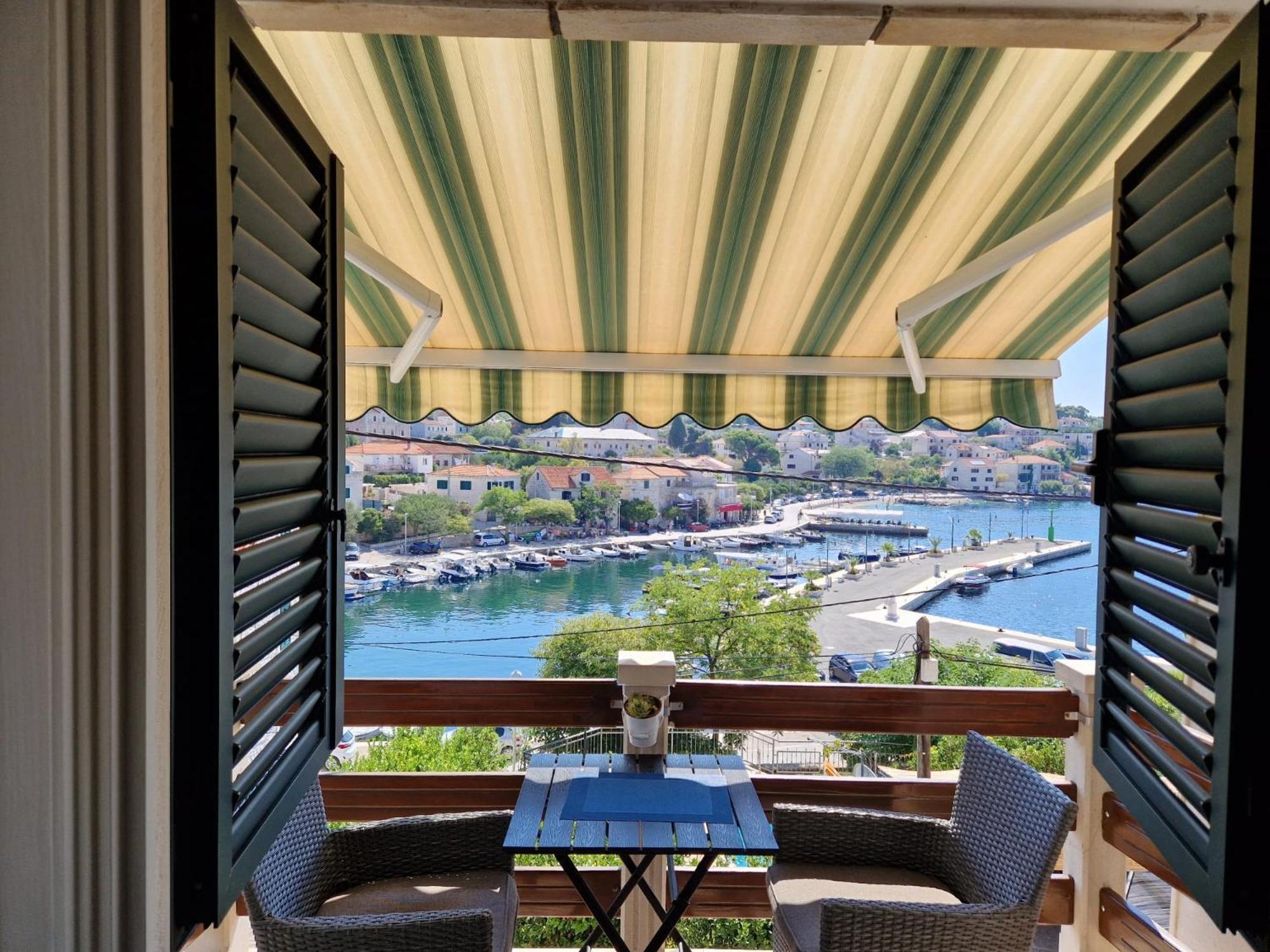 Studio Apartment Riva Sumartin Bagian luar foto