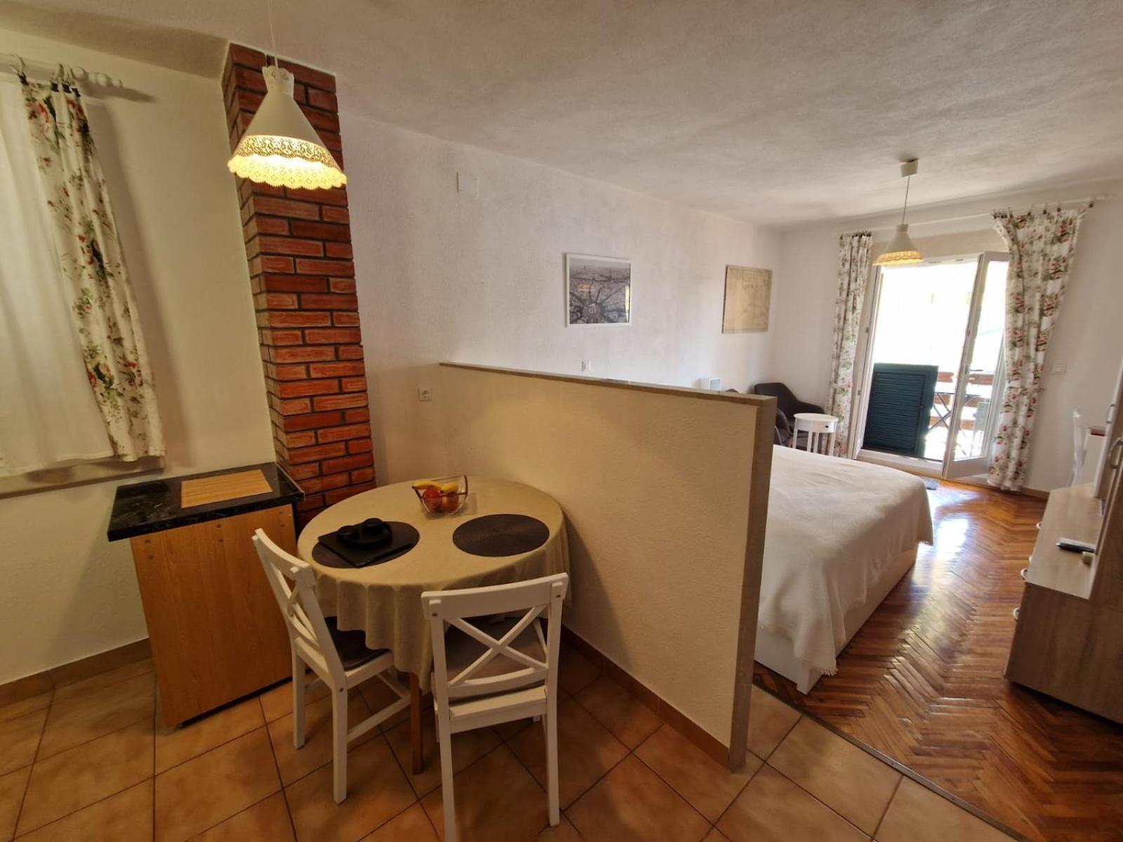 Studio Apartment Riva Sumartin Bagian luar foto